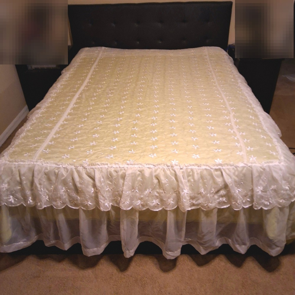 Vtg Floral Embroidered Sheer Bedspread Queen White Ruffled Scalloped Coverlet